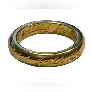 Gold tone Lord of the Rings Collectible, Size 6.5,  6 grams